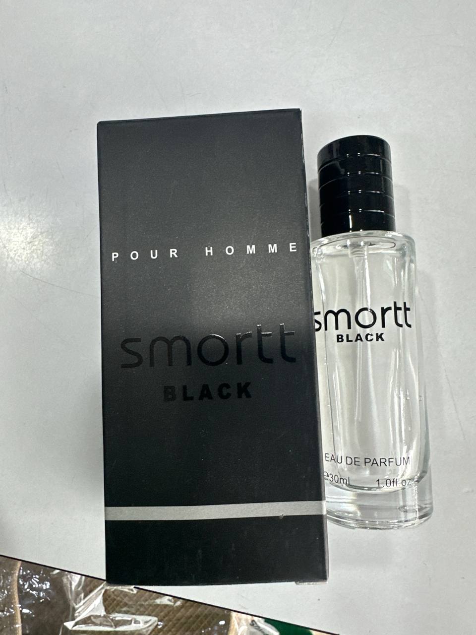 Smortt Black erkaklar parfyumeriya suvi, 30 ml
