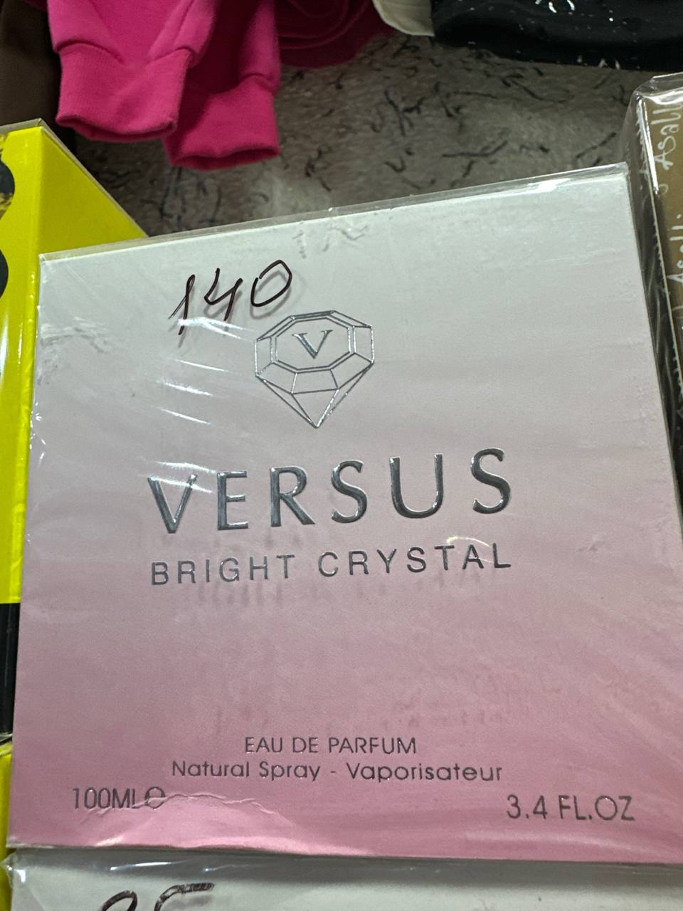 Versus Bright Crystal - Ayollar uchun atir (Eau De Parfum), 100 ml - Pushti