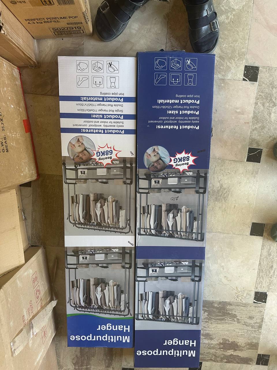 Multipurpose Hanger ko'p funksiyali kiyim ilgichi, g'ildirakli - Oq